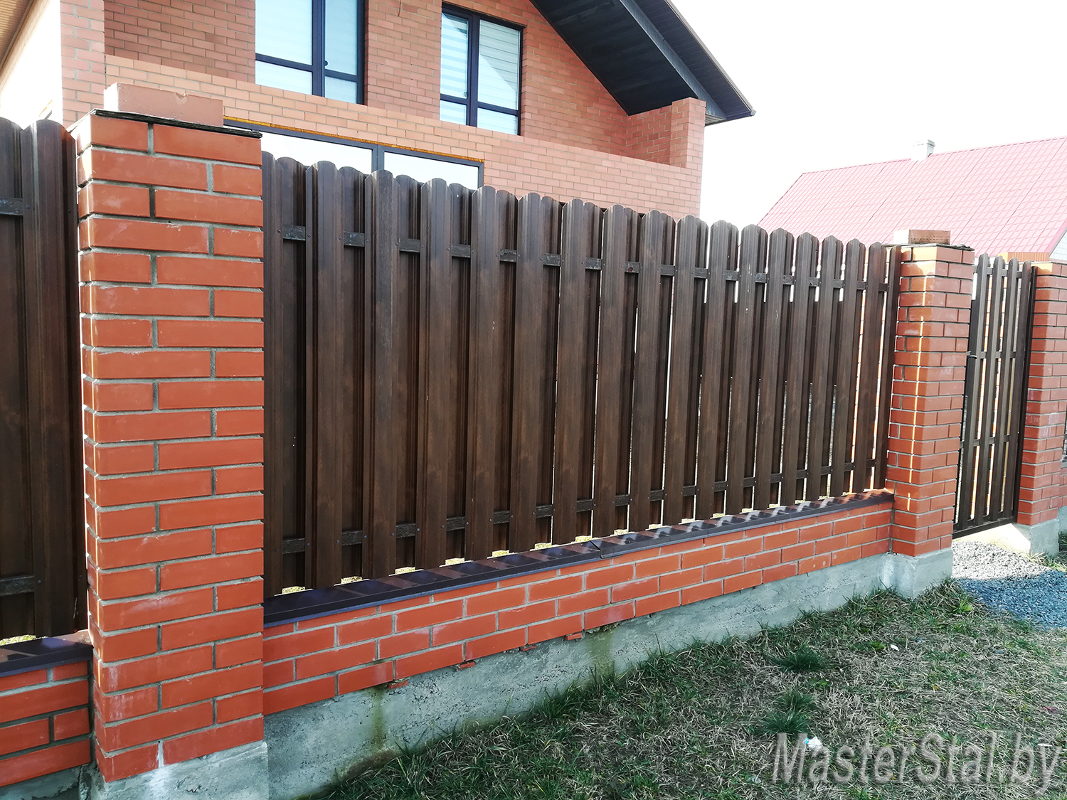 Металлоштакетник Трапеция под дерево Металлоштакетник Трапеция под дерево